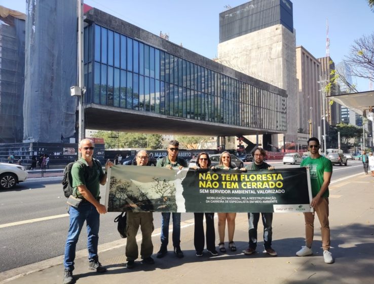 Panfletagem realizada no MASP em julho de 2024. Foto: Cortesia / servidores 