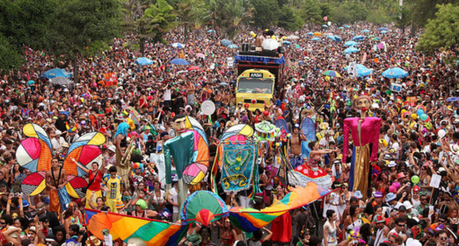 Foliões curtem o Carnaval. Foto: Divulgação / Galeria do Samba