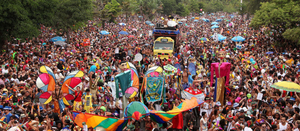 Foliões curtem o Carnaval. Foto: Divulgação / Galeria do Samba